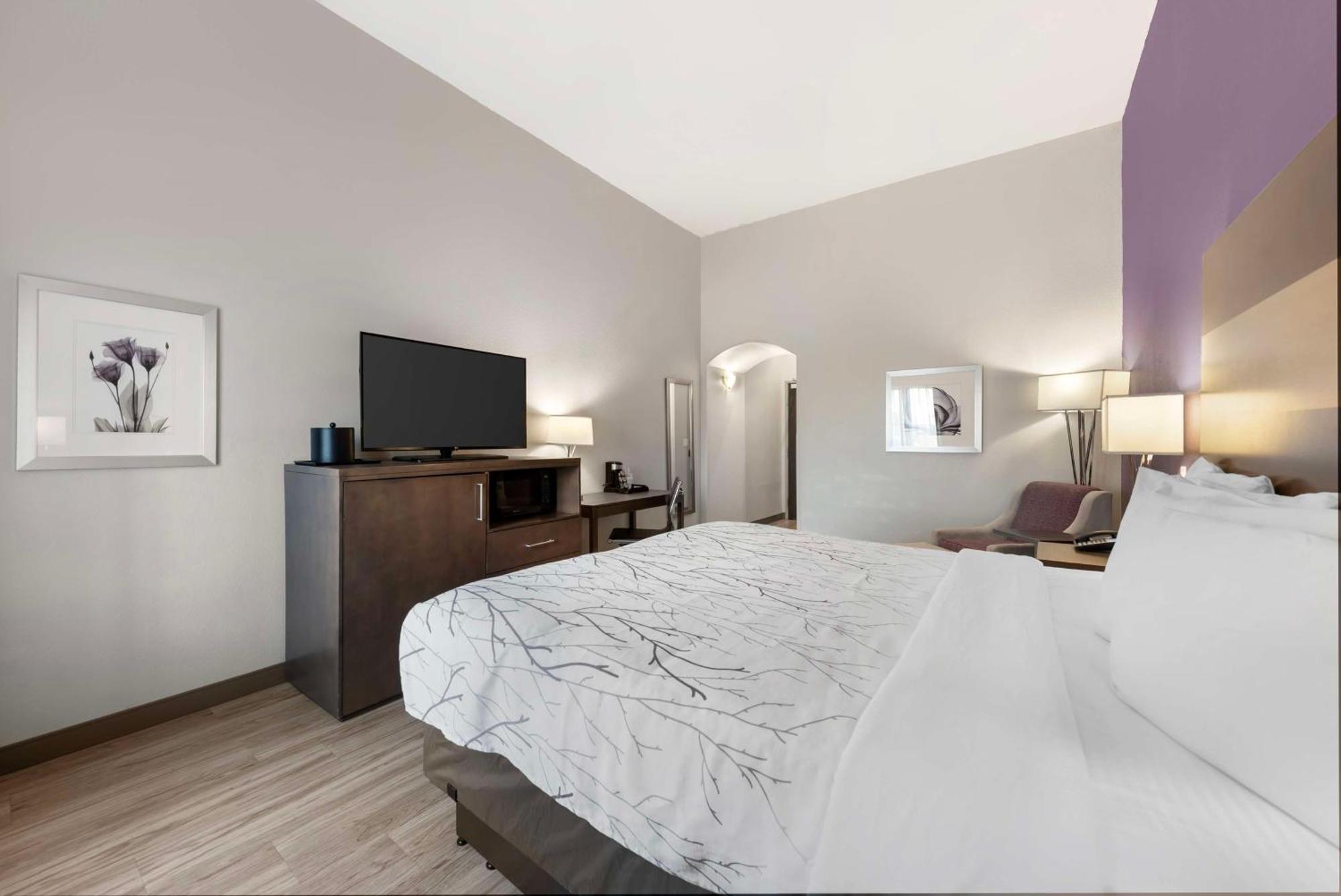 Best Western Plus Buda Austin Inn & Suites Exterior photo