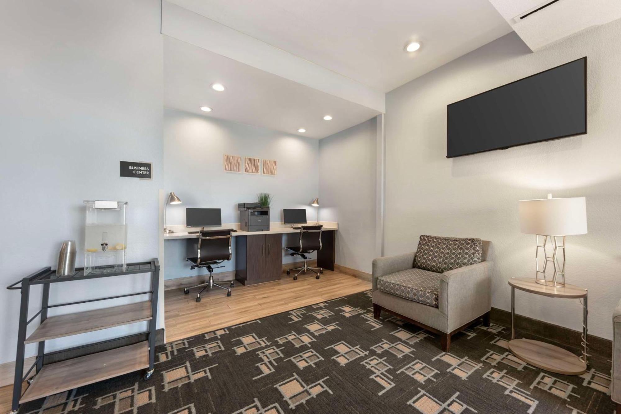 Best Western Plus Buda Austin Inn & Suites Exterior photo