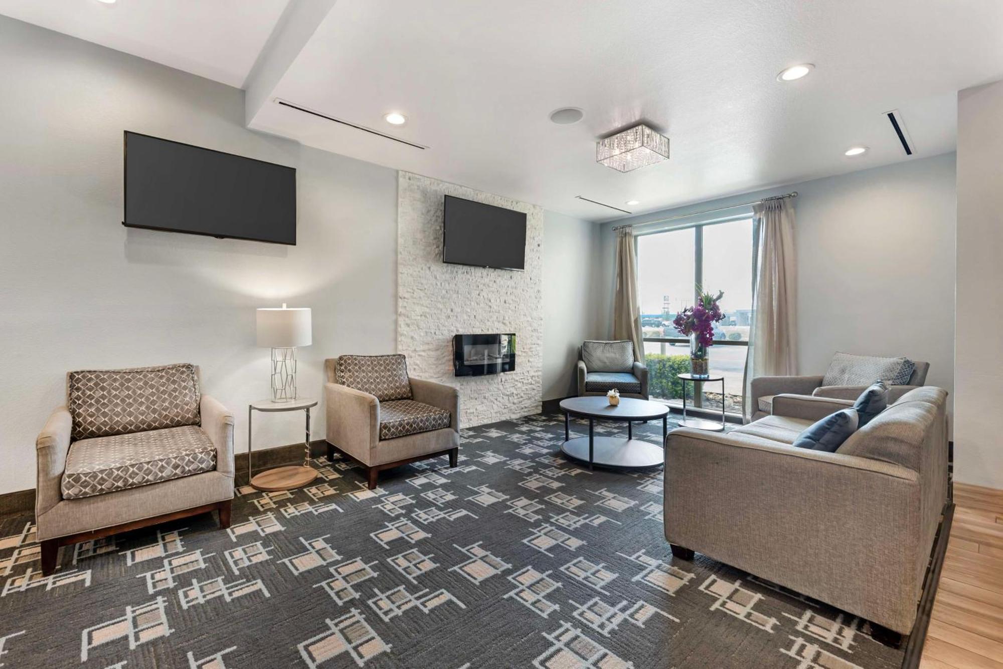 Best Western Plus Buda Austin Inn & Suites Exterior photo