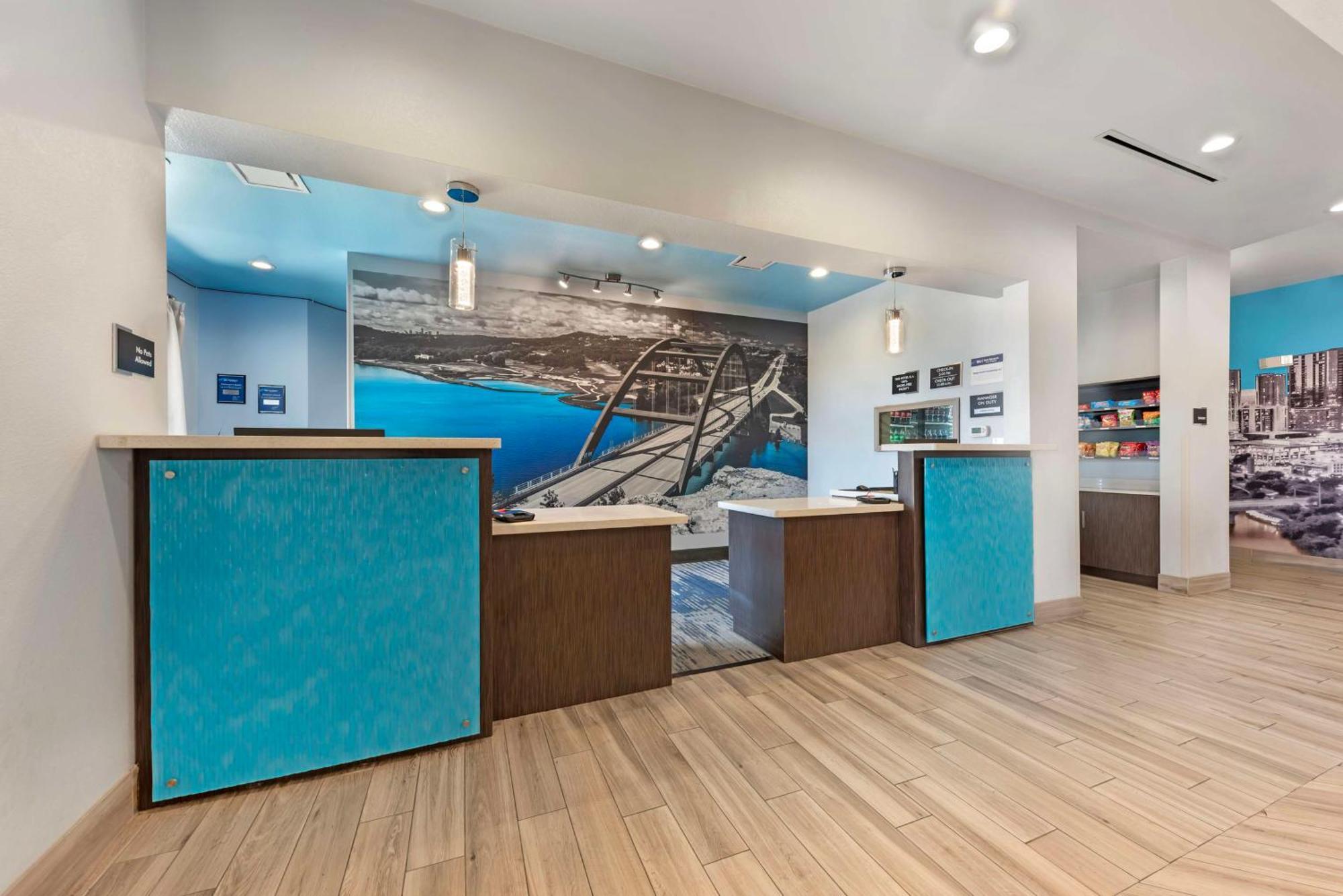 Best Western Plus Buda Austin Inn & Suites Exterior photo